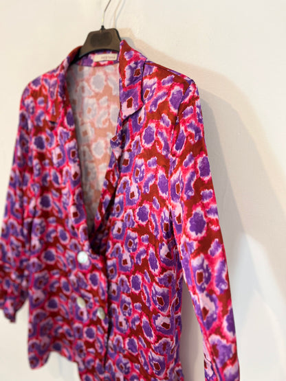 PESTANA. Chaqueta fluida estampada botones nácar. T M