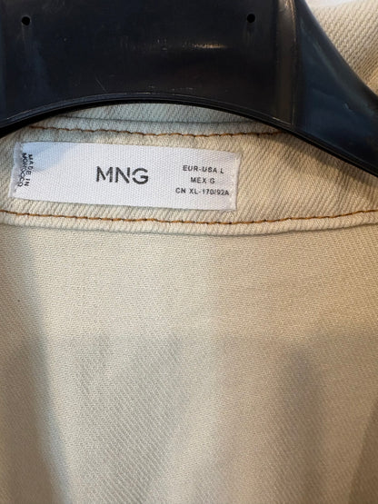 MANGO. Mono denim corto beige