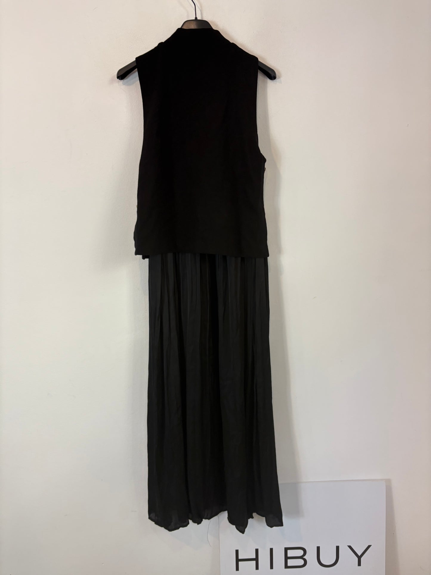ZARA. Vestido negro doble textura