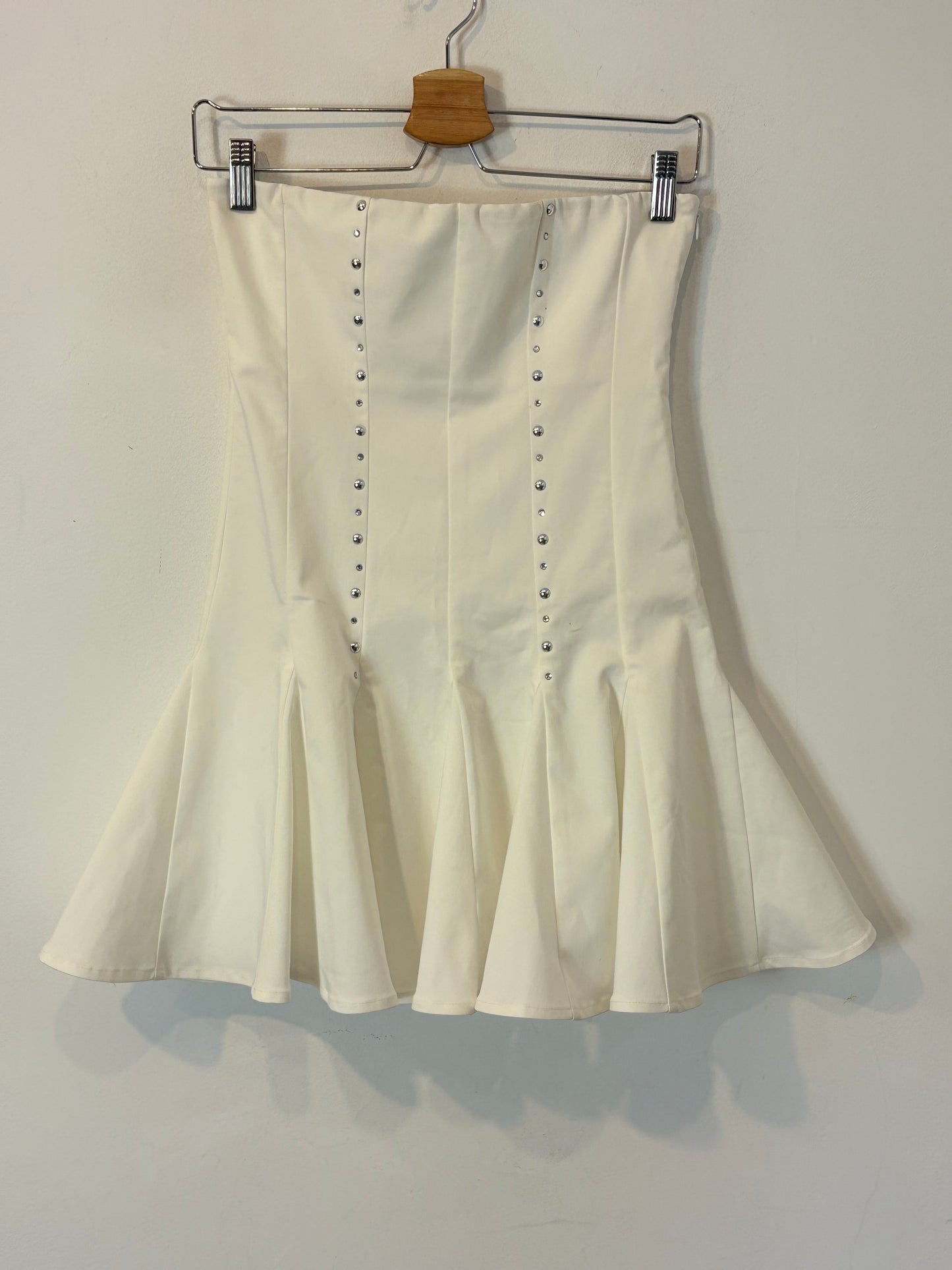 GIMAGUAS. Vestido palabra de honor tachuelas