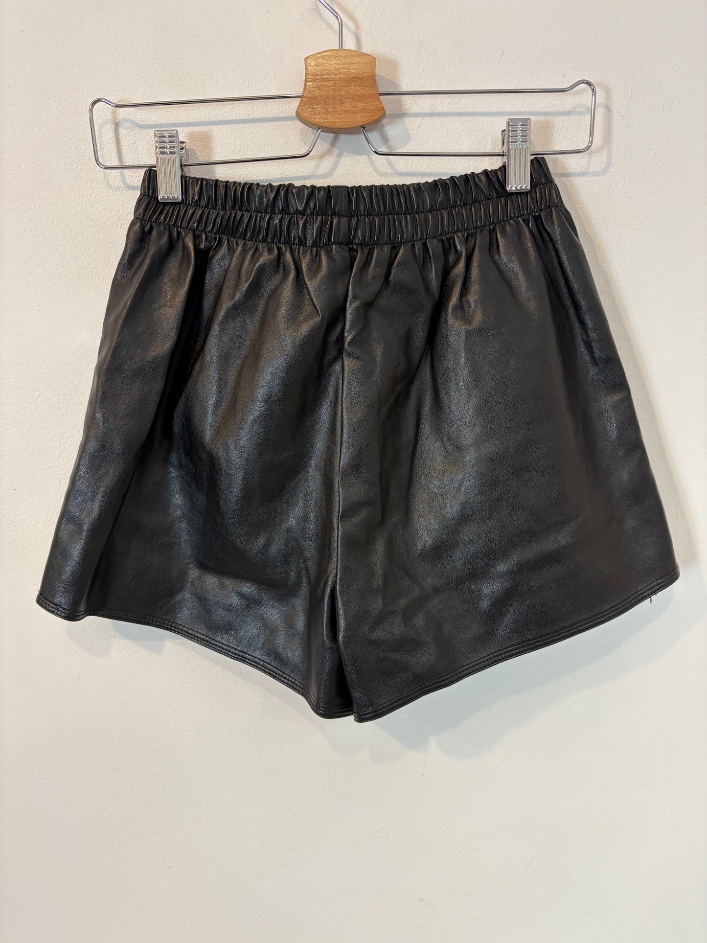 ZARA. Short green gathered dress. TS