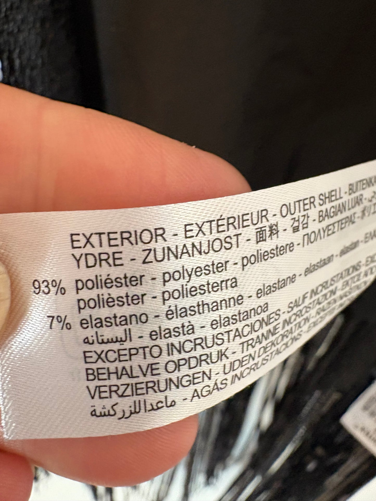 ZARA. Chaleco negro lentejuelas