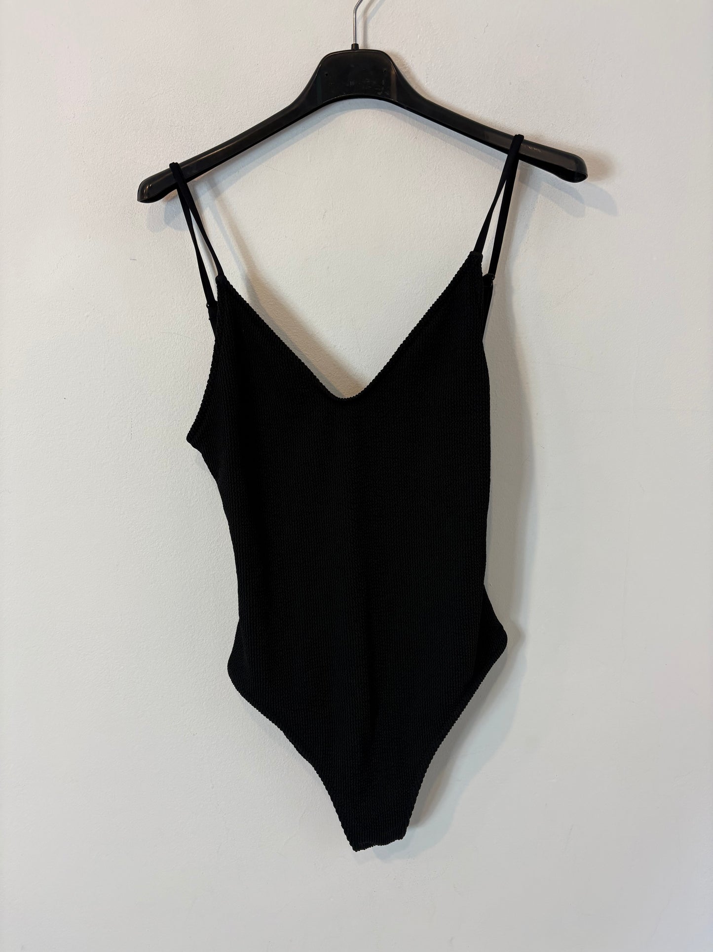 MANGO. Bañador negro textura. T S