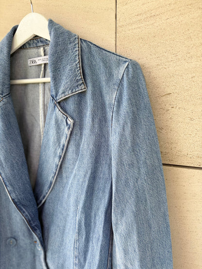 ZARA. Blazer denim cruzada. T XS(S)