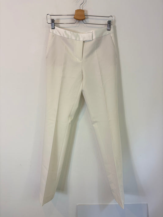 ZARA. Pantalón blanco pinzas cintura satinada. T XS