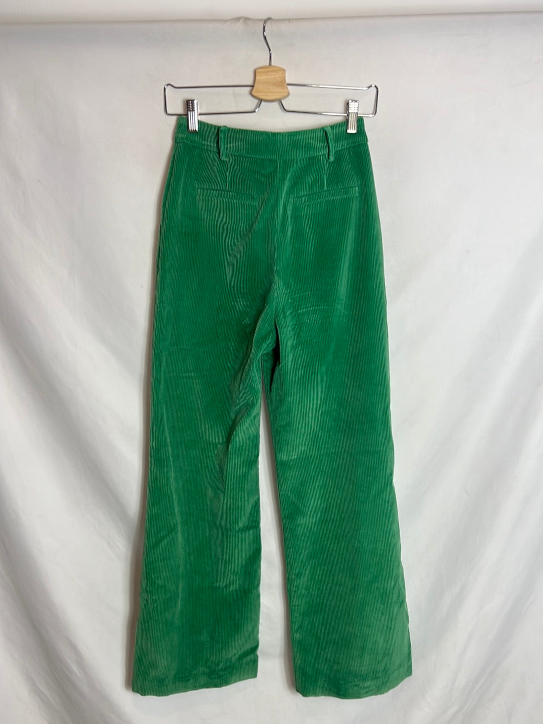 SEZANE. Pantalón ancho verde pana T.34