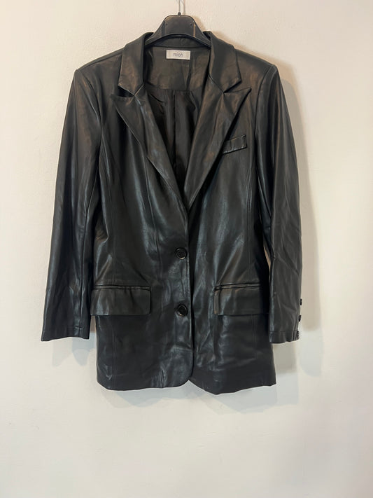 MIOH. blazer negra efecto piel