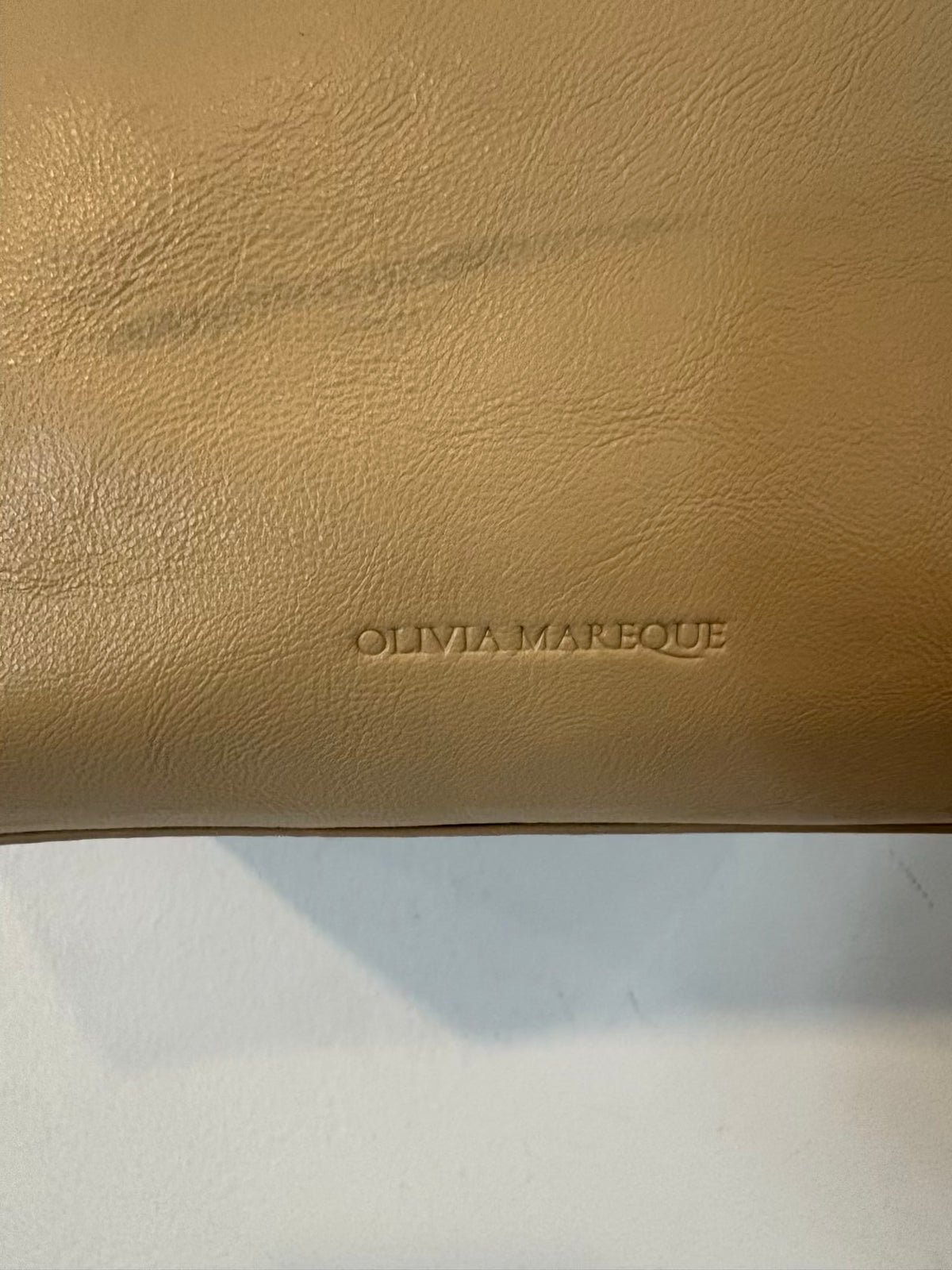 OLIVIA MAREQUE. Bolso piel beige