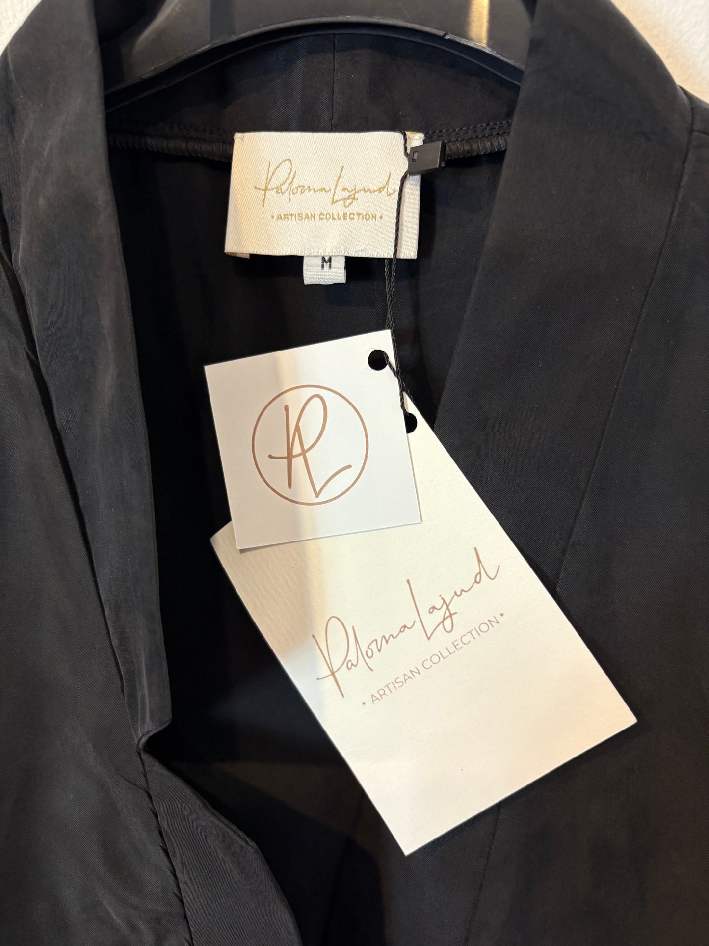 PALOMA LAYUD. Blusa negra cupró fluida
