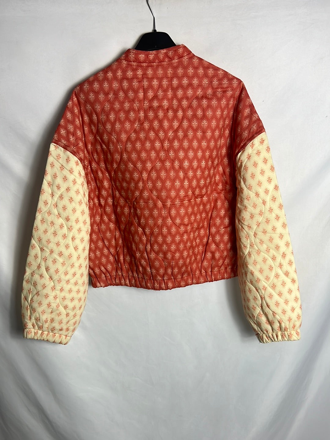 HIGH SPIRITS. Bomber naranja estampada T.s