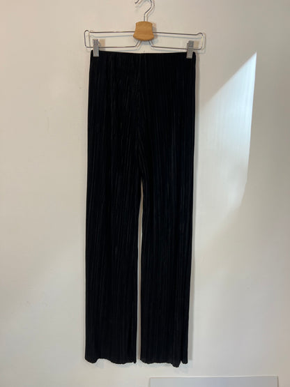 STORETS. Pantalón negro plisado Ts/m