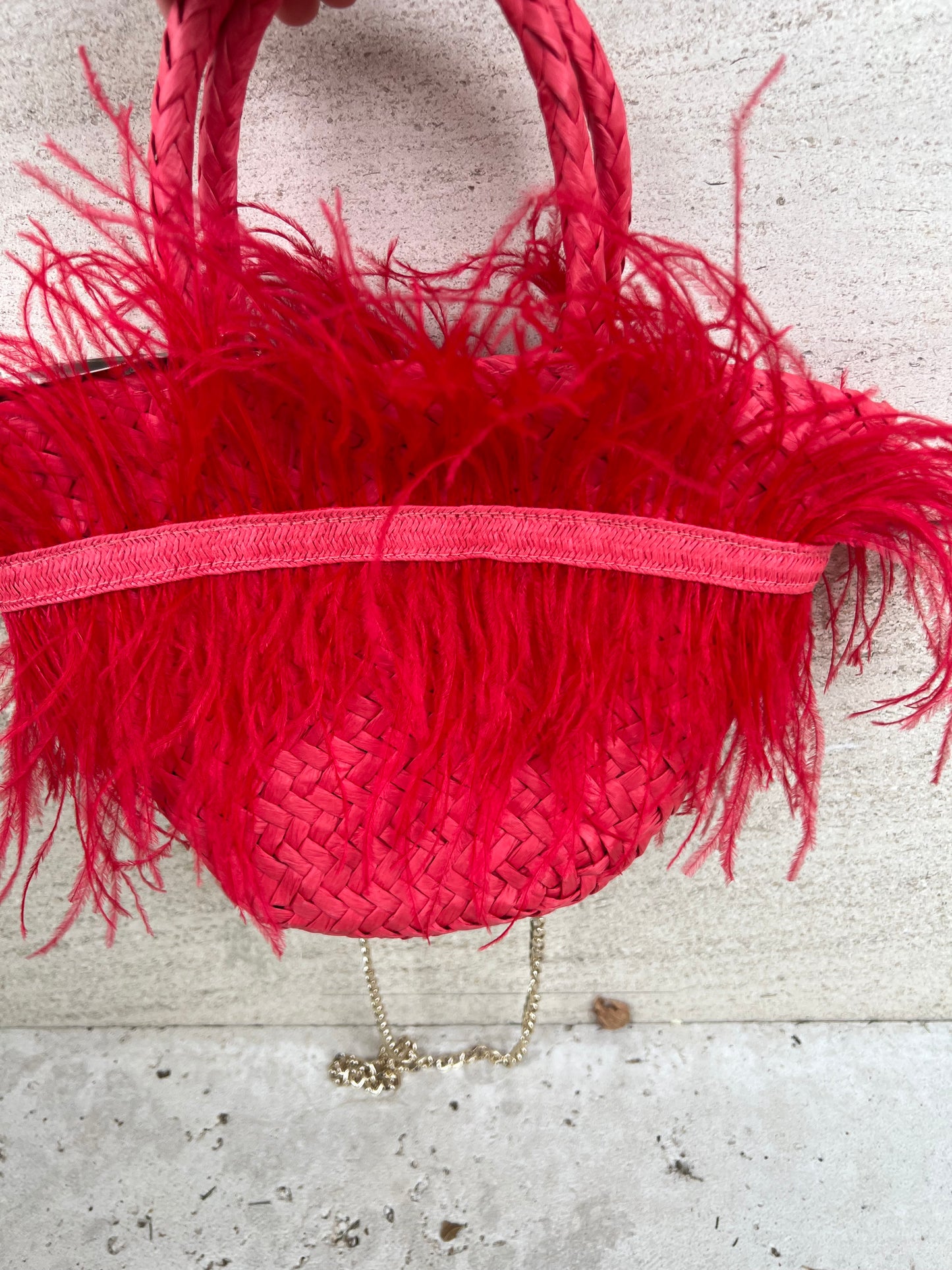 ZARA. Bolso rafia pluma