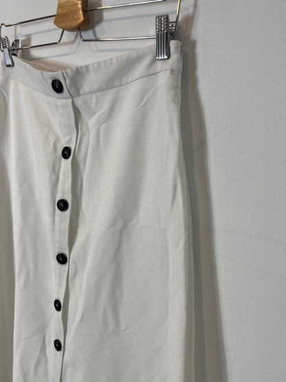 CORTEFIEL. Falda midi blanca abotonada. T S