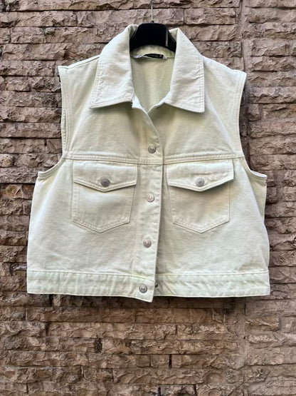 ZARA. Chaleco denim verde pastel