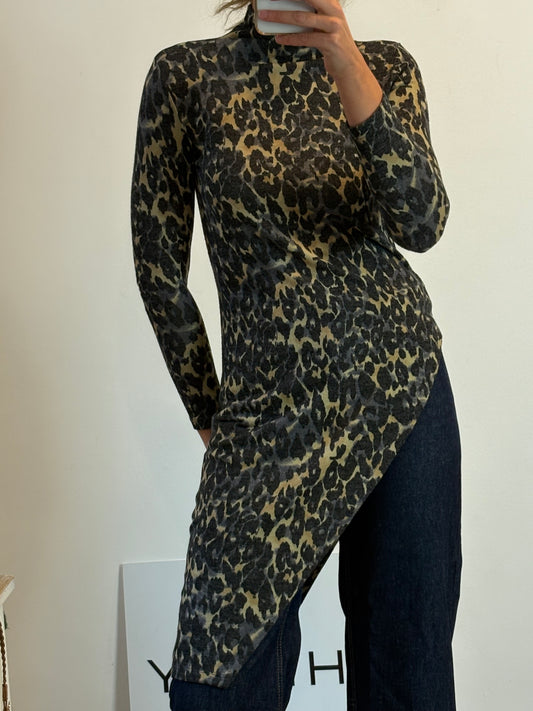 ZARA. Black stretch knit top. TL