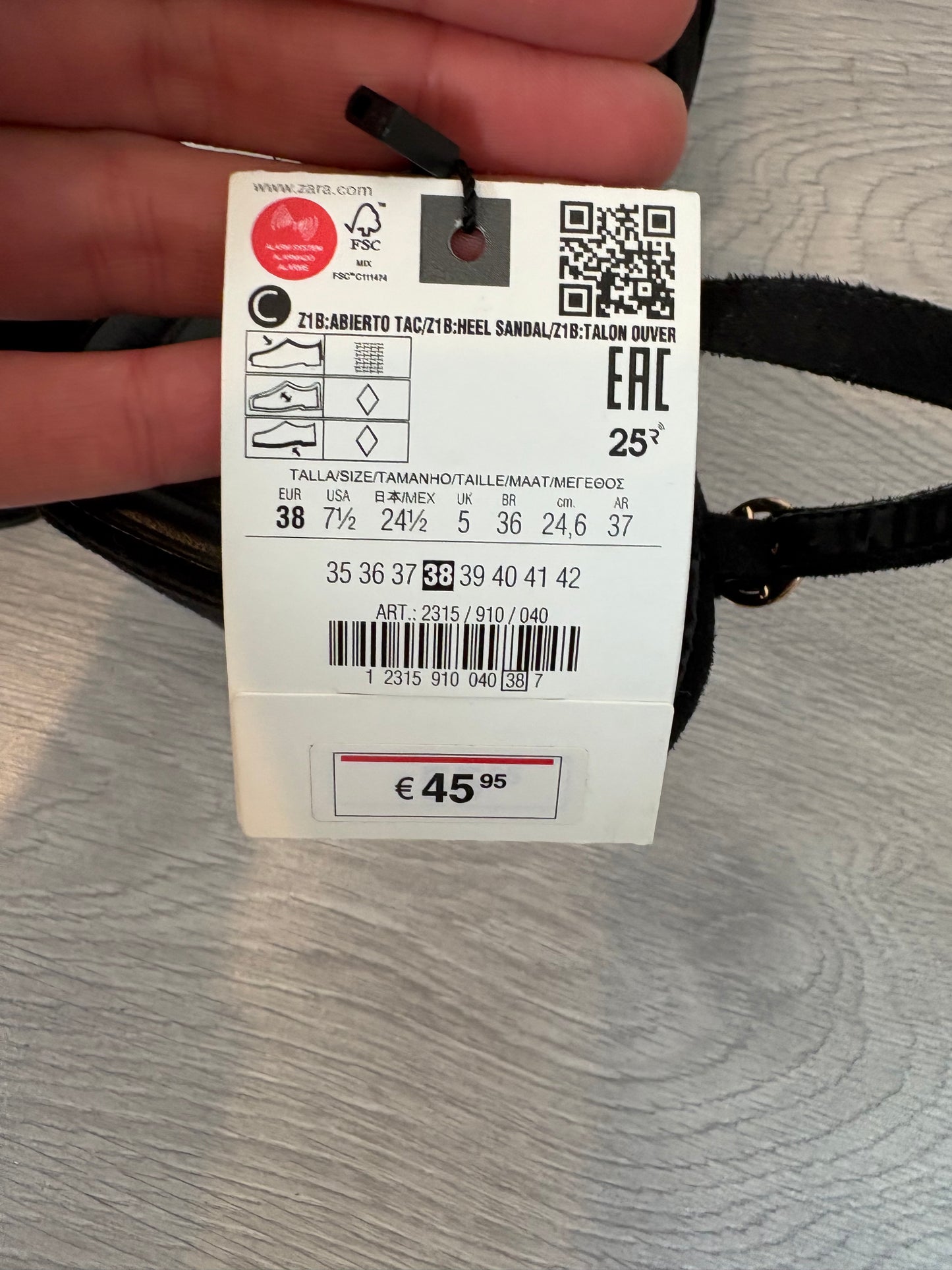 ZARA. Sandalias negras plataforma T.38