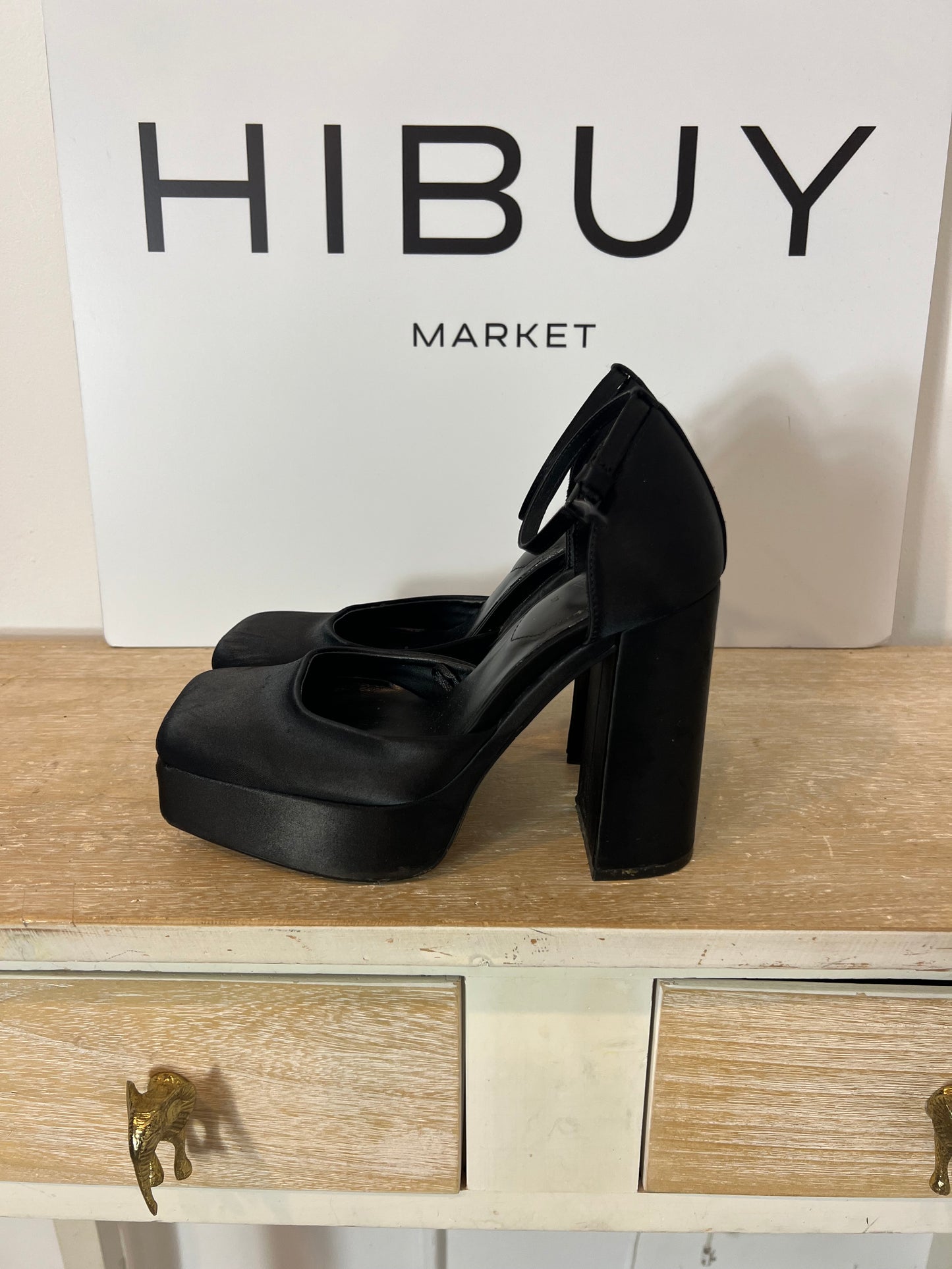 ZARA. Tacón raso plataforma. T 37