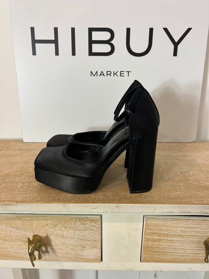 ZARA. Tacón raso plataforma. T 37