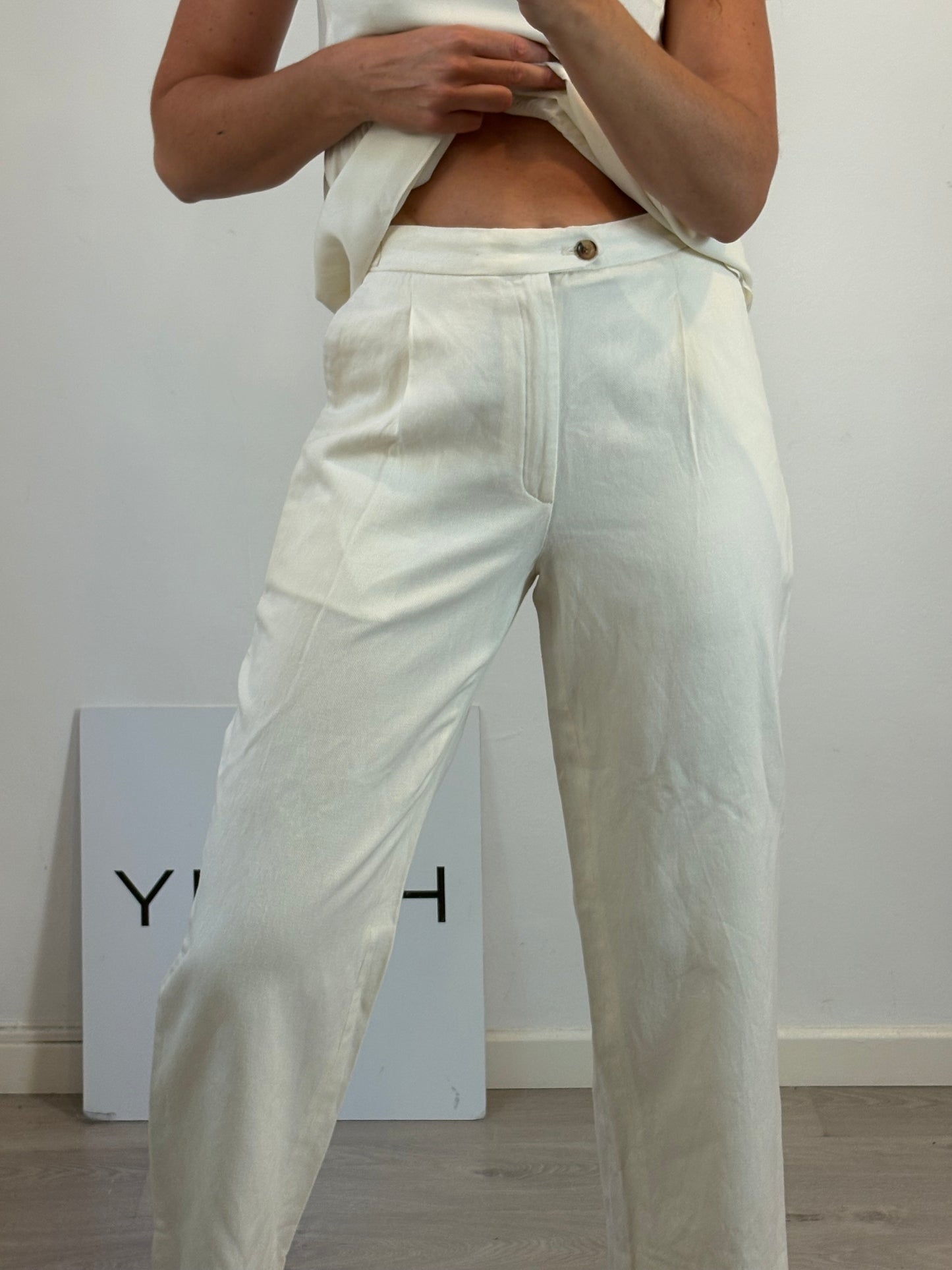 SOEUR. Pantalón pinzas color crudo
