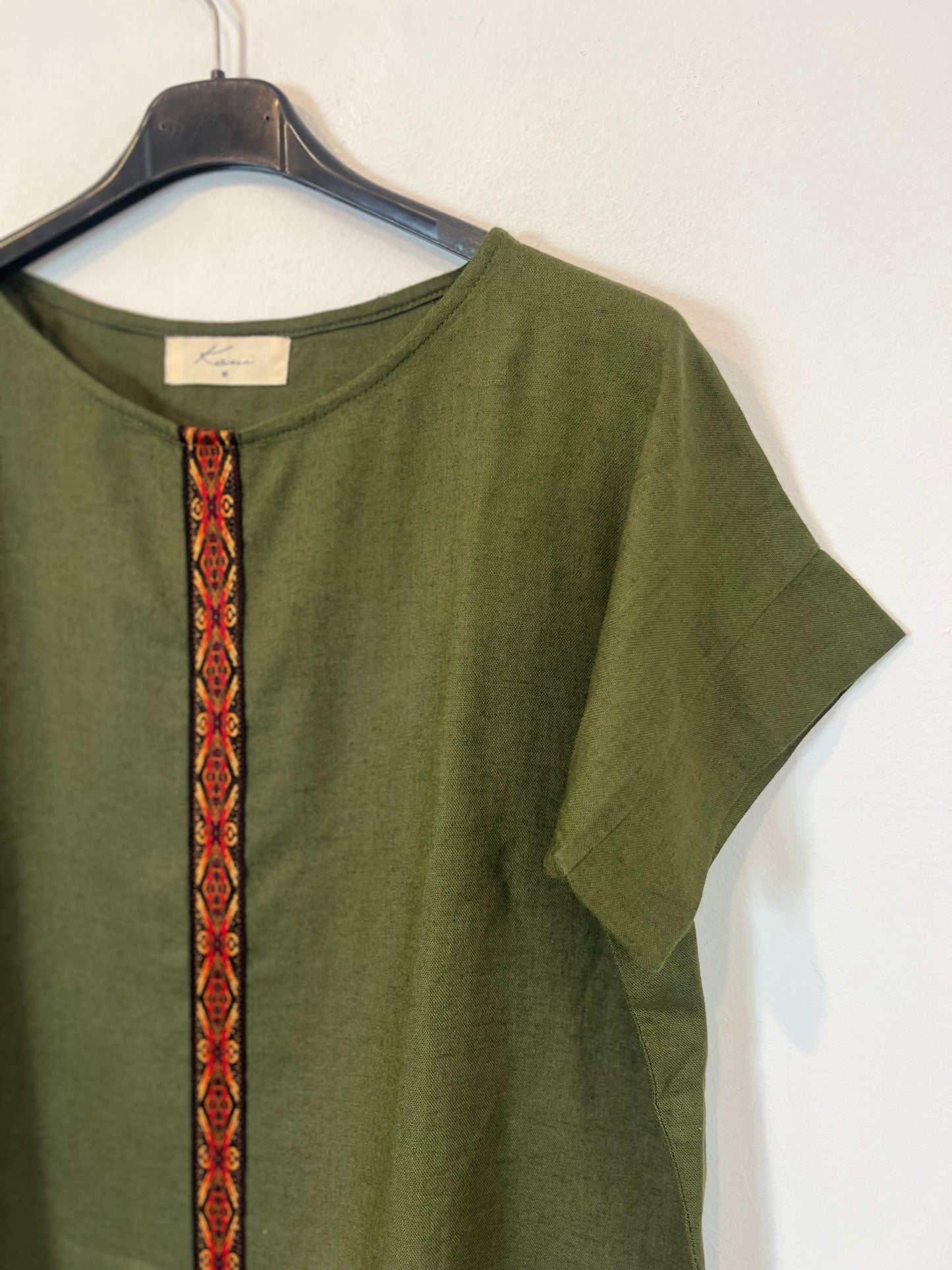 KAUI. Top verde detalle étnico T.m