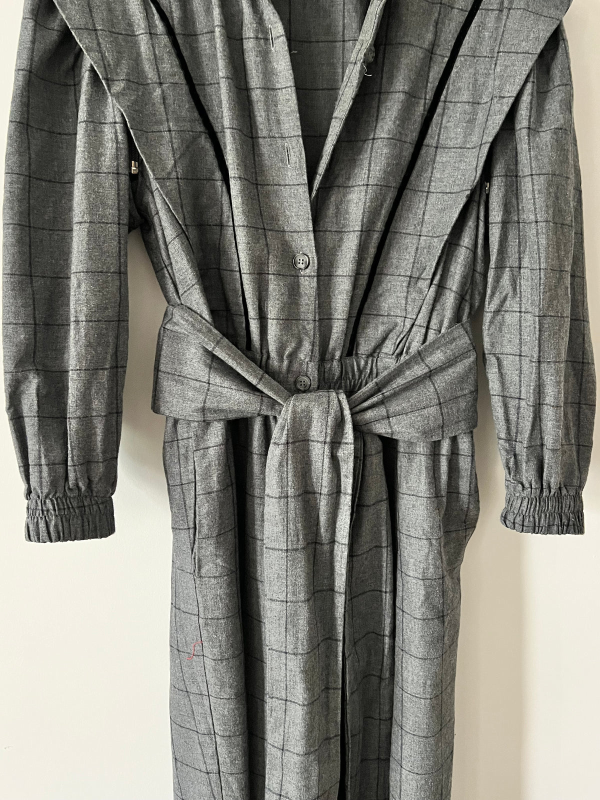 MARIETH. Mono gris cuadros