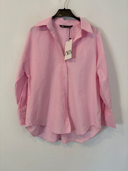 ZARA. Camisa rosa oxford