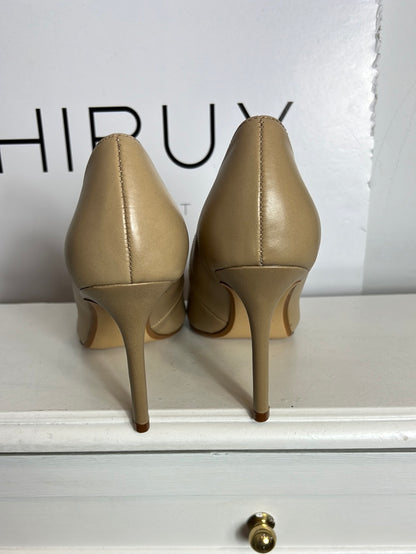 MANGO. Stiletto beige. T 39