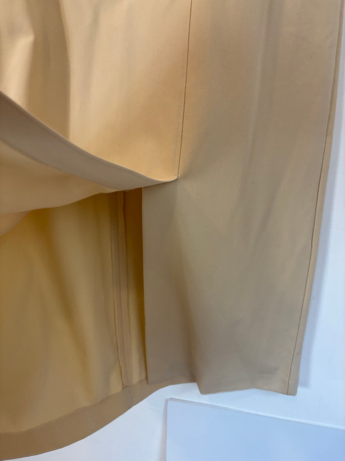 MANGO. Falda larga beige abertura