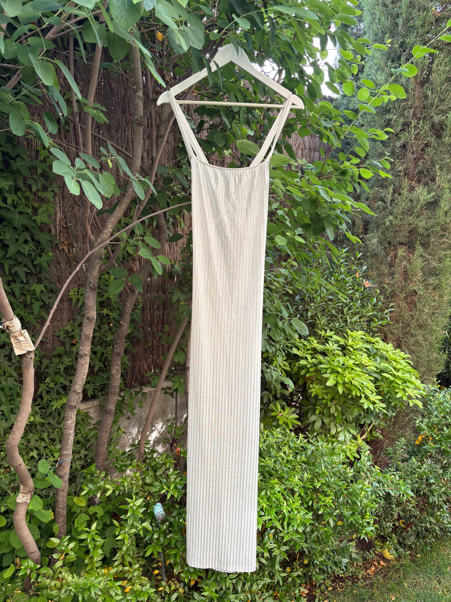 KAOÁ. Vestido largo textura espalda baja