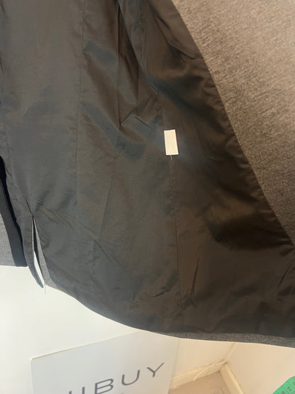 IQ COLLECTION. Chaqueta gris detalles negros T.l