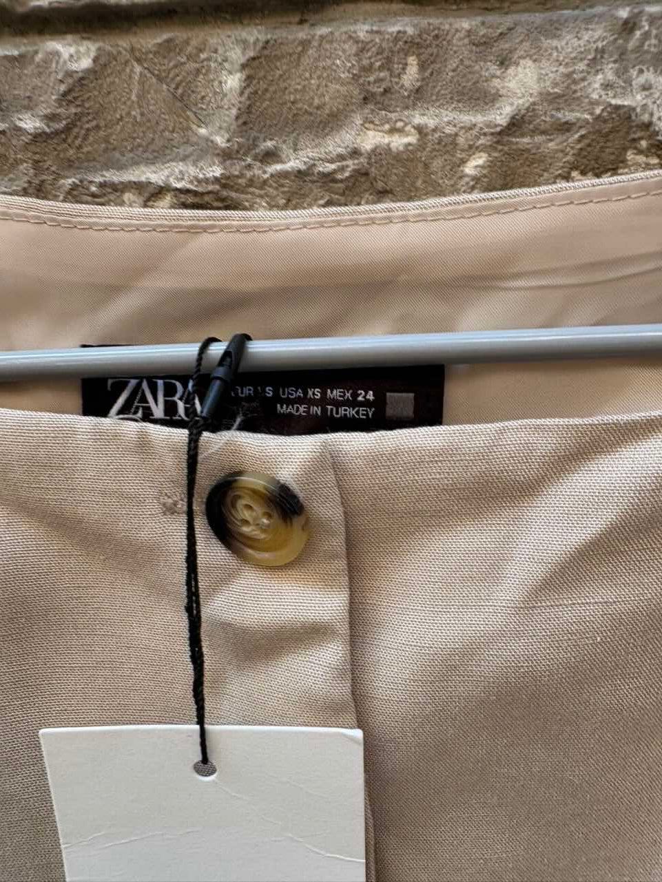 ZARA. Vestido largo beige texturas