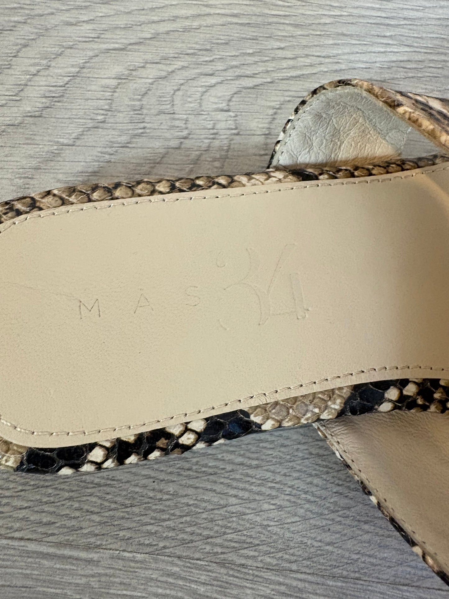 MÁS 34. Sandalias plana snake. T 39