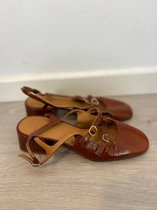 SÉZANE. zapatos camel hebilla. T 38