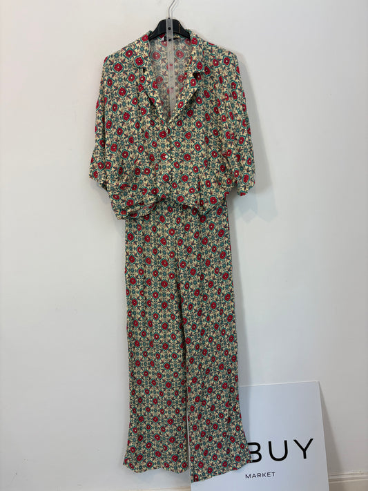 ZARA. Conjunto fluido estampado. T S