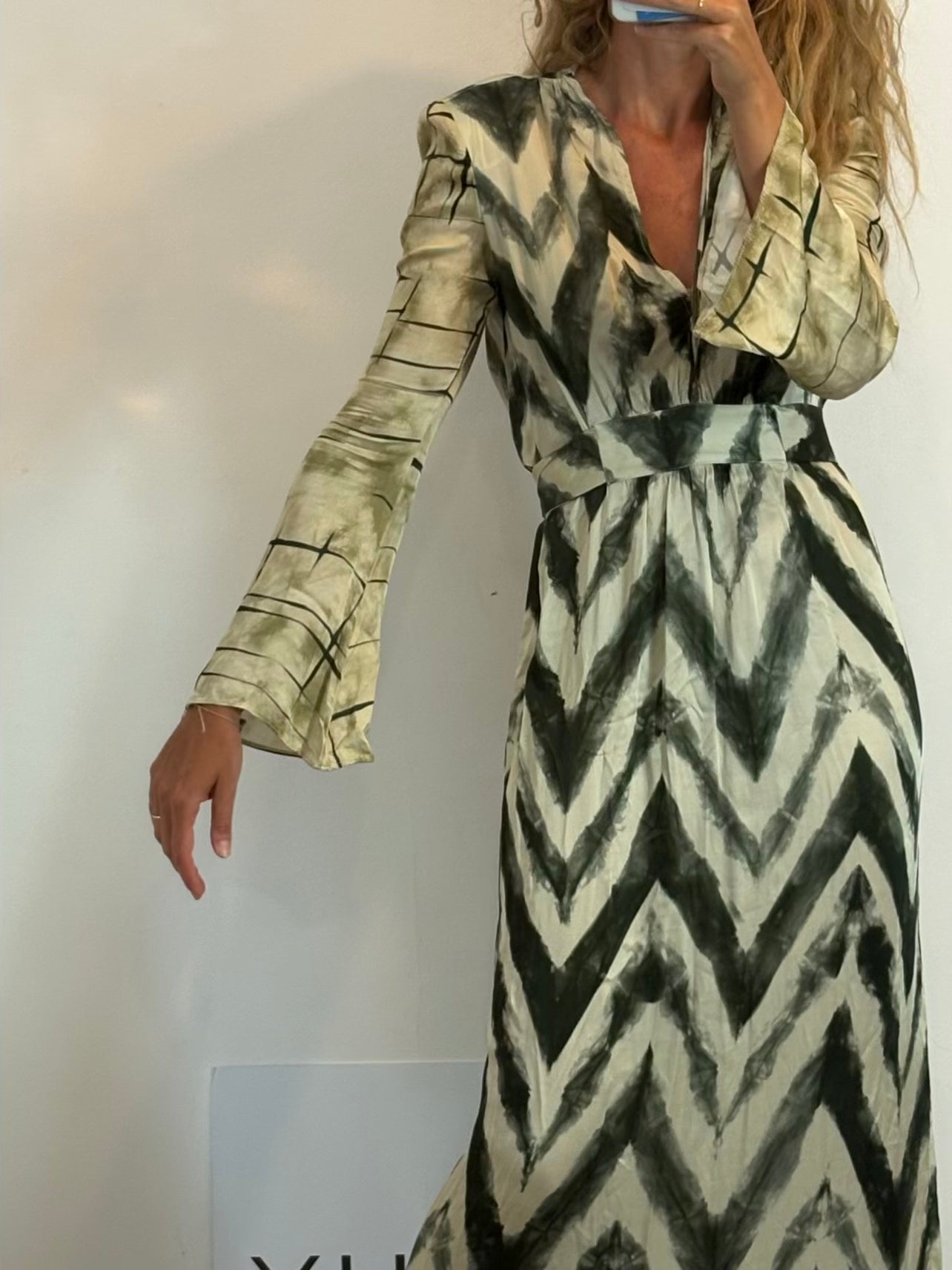 IQ COLLECTION. Vestido largo fluido estampado