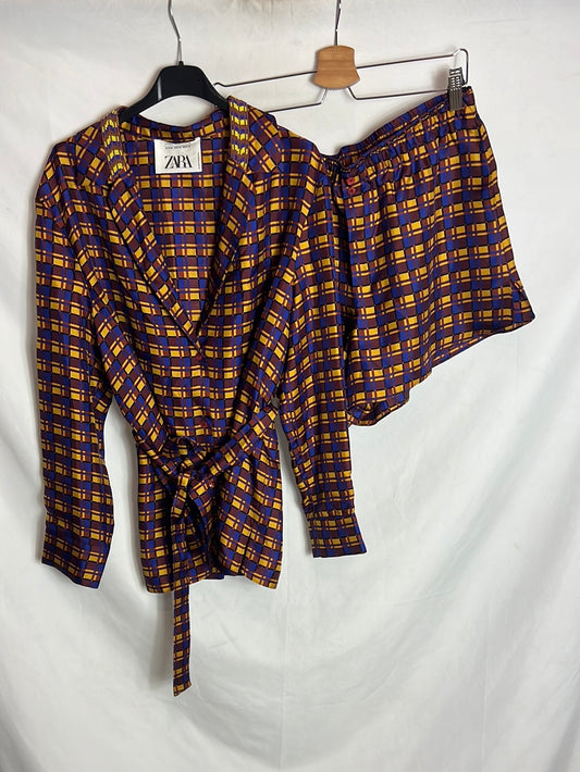 ZARA. Total look estampado satinado. TM