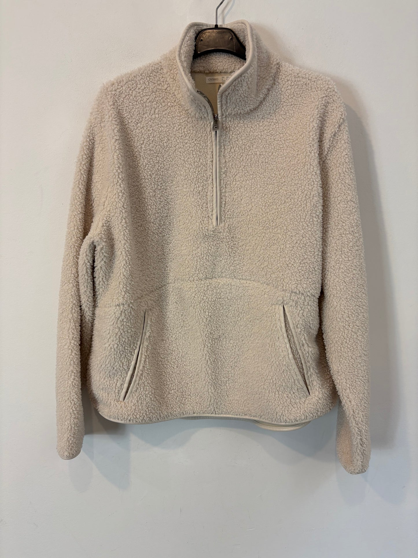 OYSHO. Sudadera borrego beige