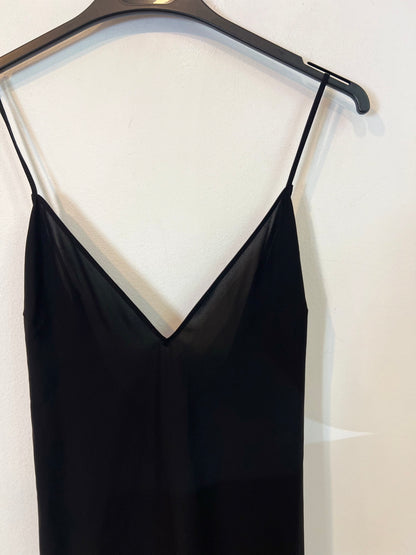 ZARA. Vestido lencero negro T.s