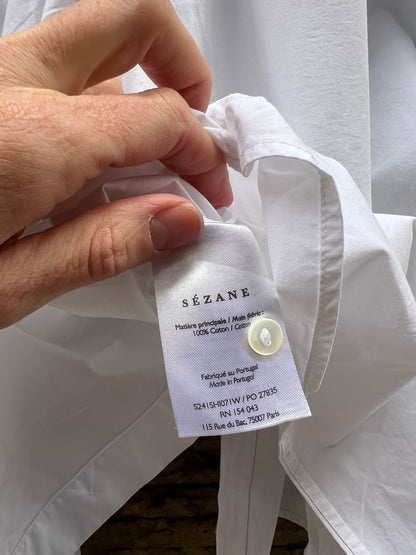 SÉZANE. Blusa blanca cuello