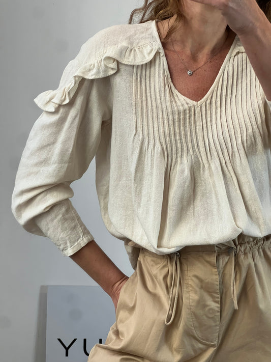 INTROPIA. Ecru textured blouse. Size 40