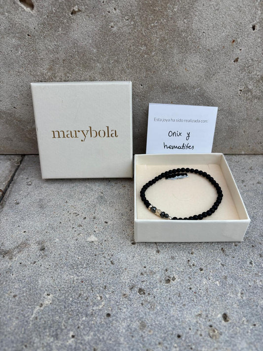 MARYBOLA. Pulsera ónix y hematíes negra