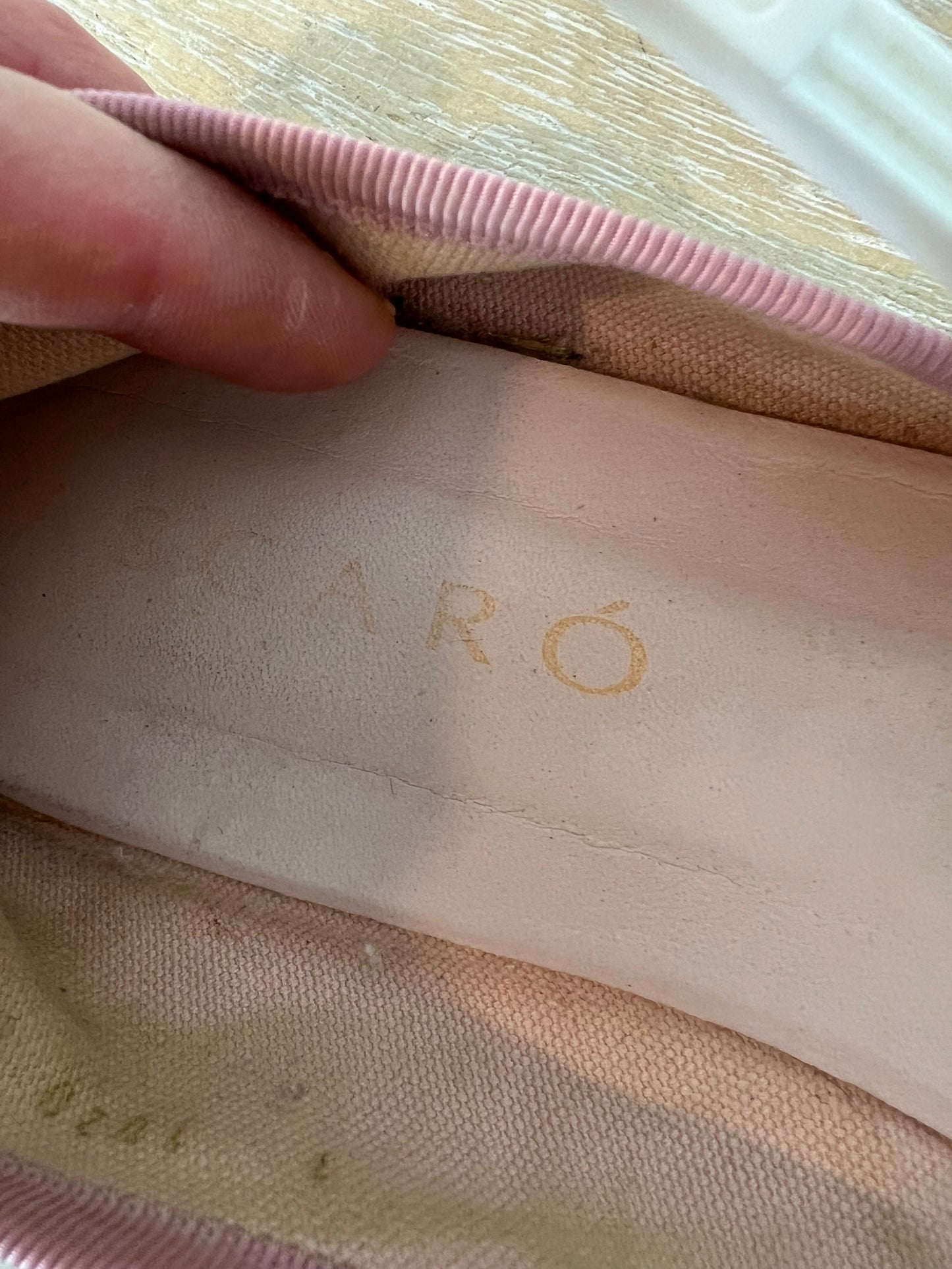 JAIME MASCARÓ. Animal print textured ballerina flat. 38.5