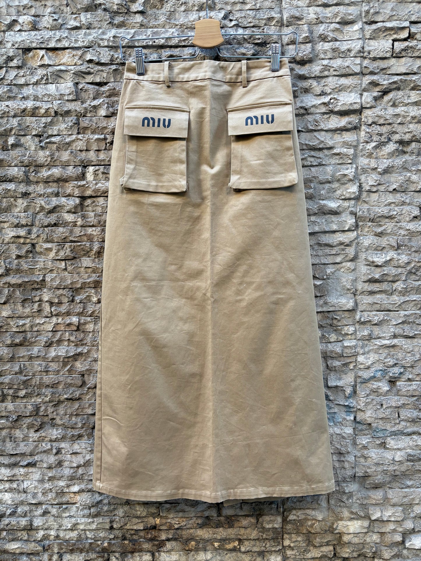 MIU MIU. Falda midi bolsillos T.m