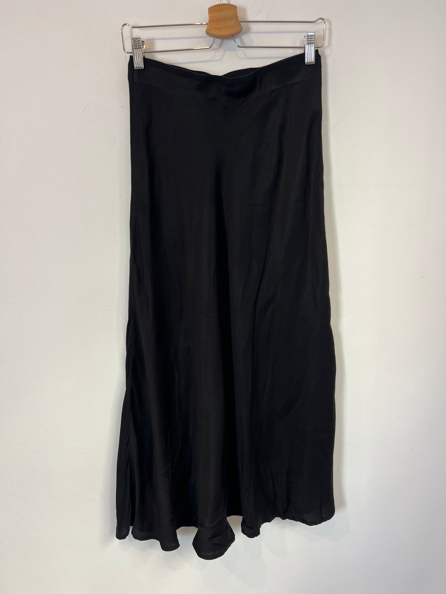 MANGO. Falda larga negra fluida . T S
