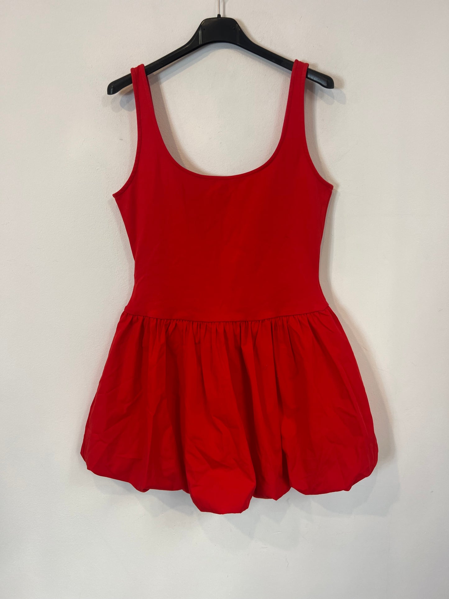 MANGO. Vestido rojo volante T.s