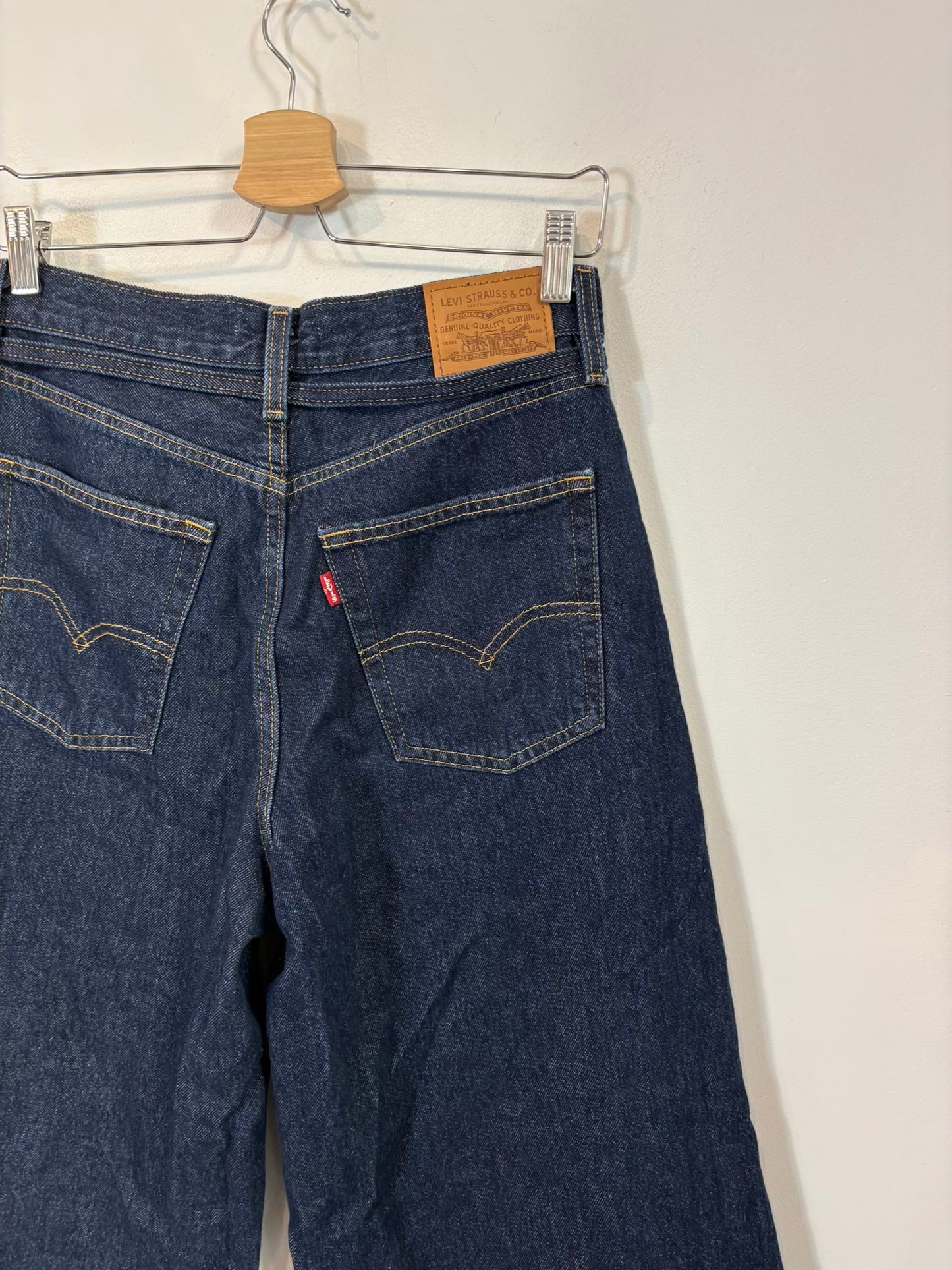LEVI´S . Denim modelo Culotte lavado oscuro
