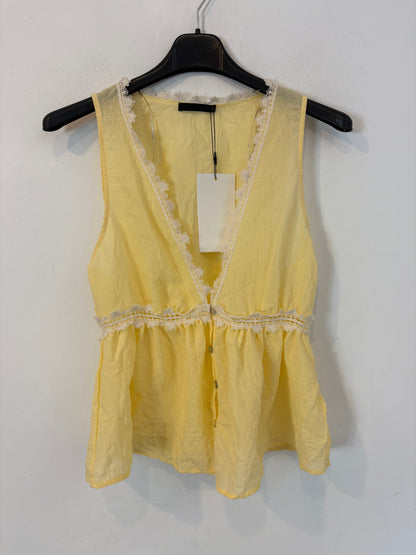 ZARA. Top amarillo pastel textura