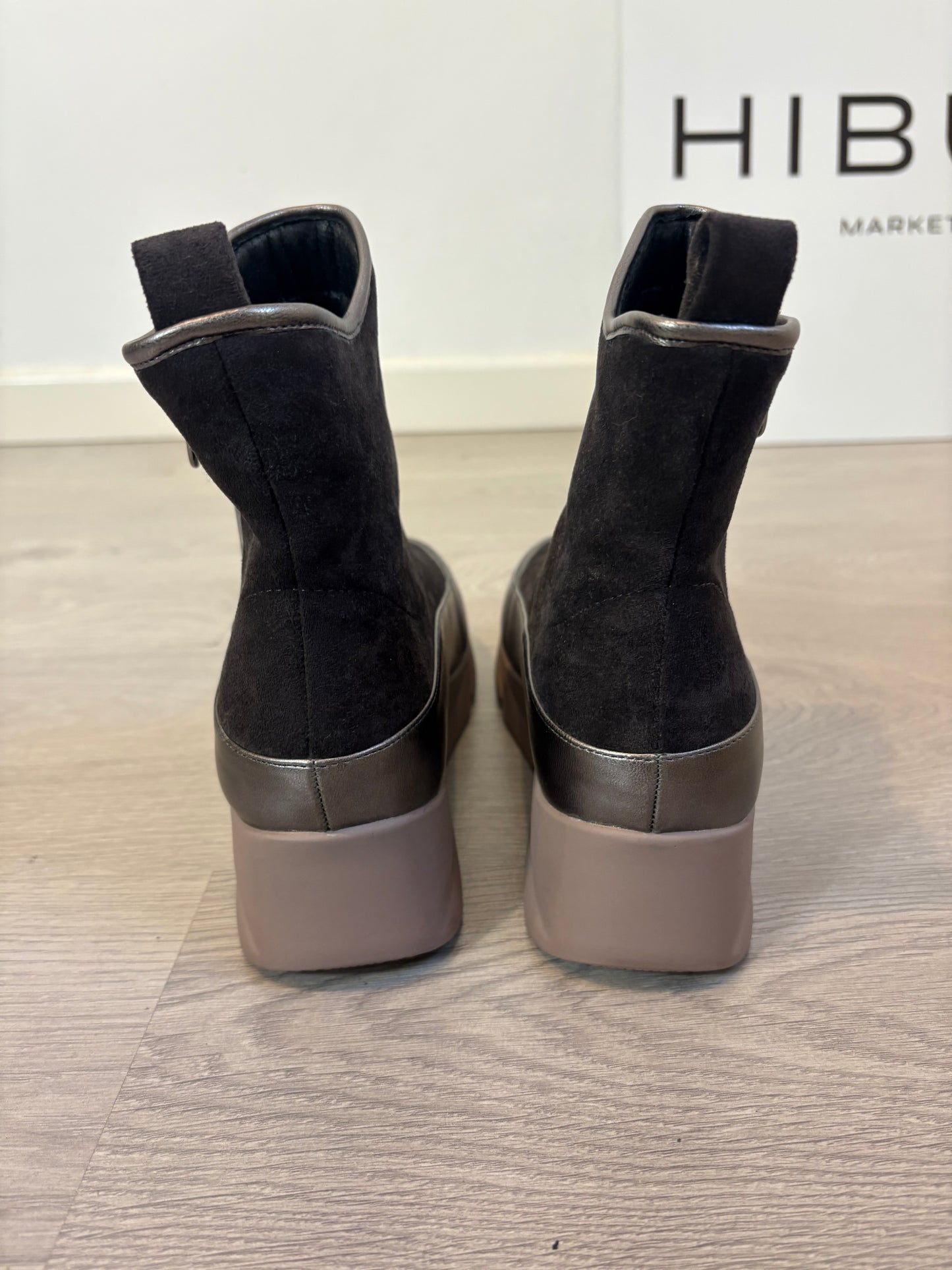 AZAREY. Botines tonos grises. T 38