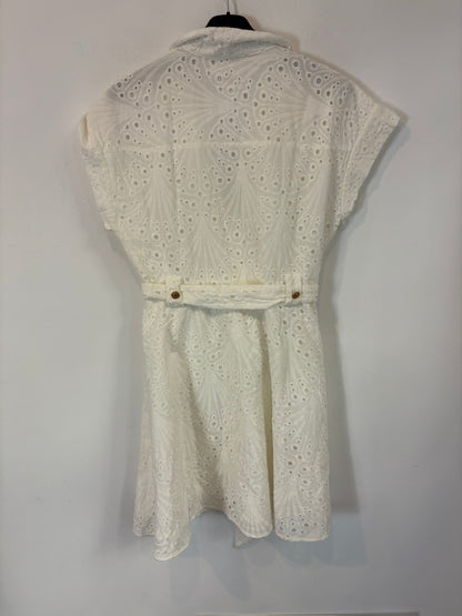 BISOU'S PROJECT. White die-cut choir dress. TS