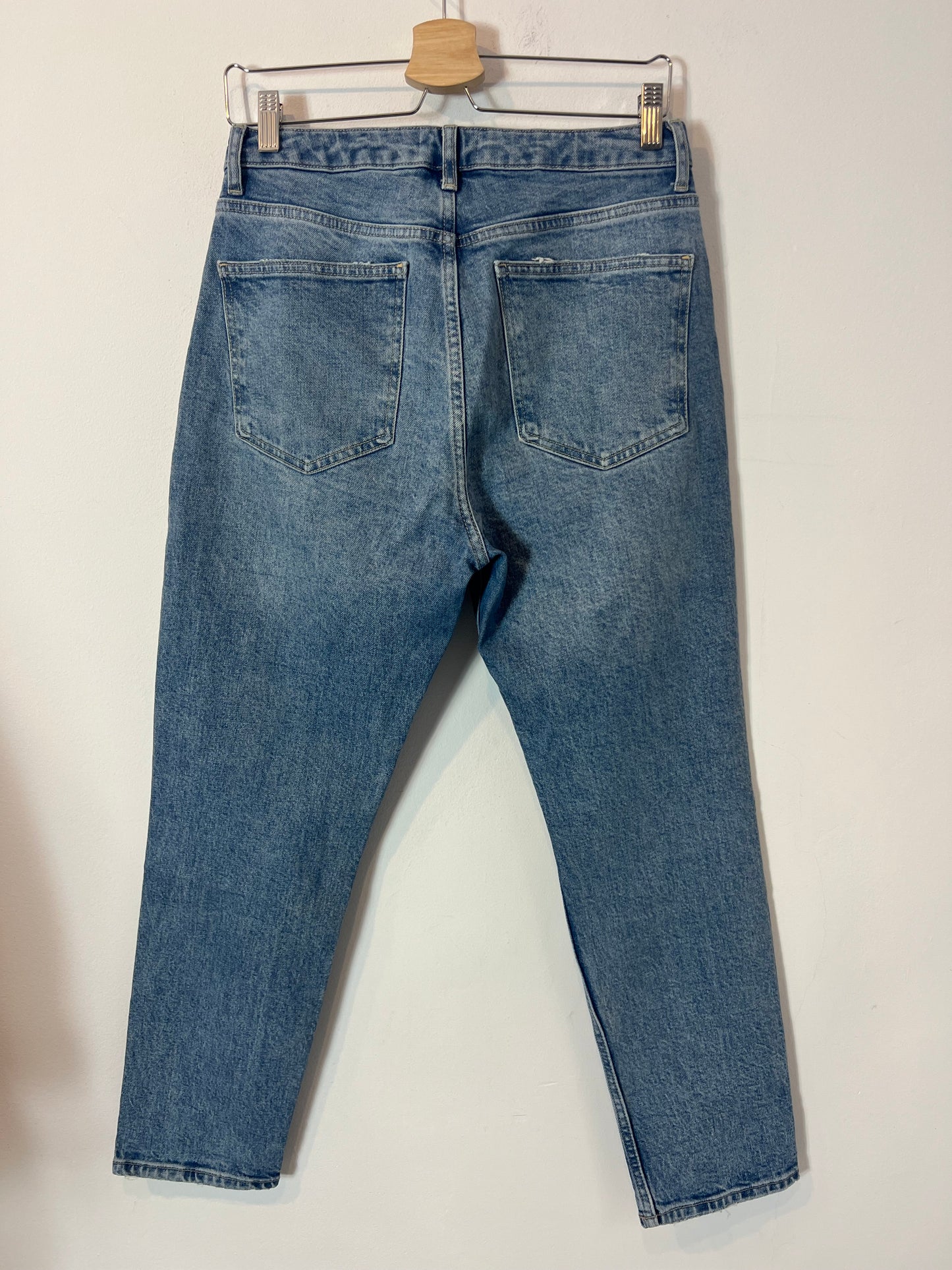ZARA. Pantalón denim rotos T.40